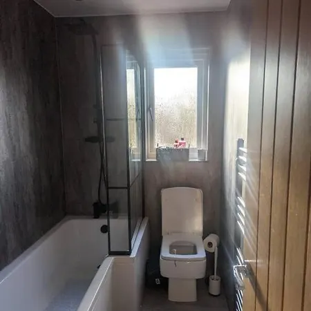 Cottage/Boutique Style - Free Parking & Wi-Fi Kingston upon Hull Exterior photo