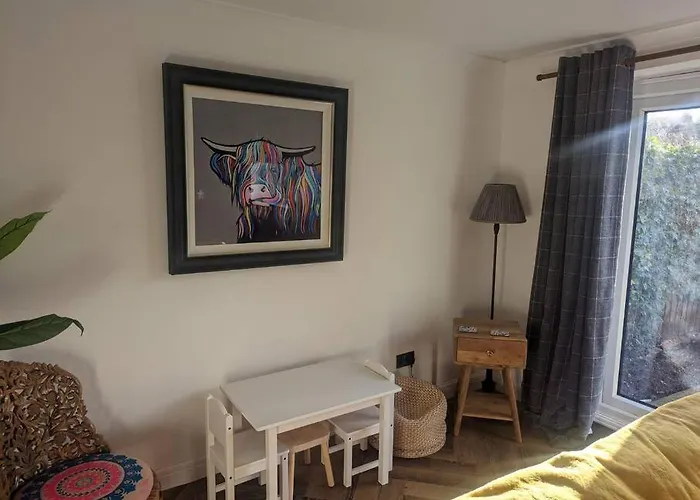 Cottage/Boutique Style - Free Parking & Wi-Fi