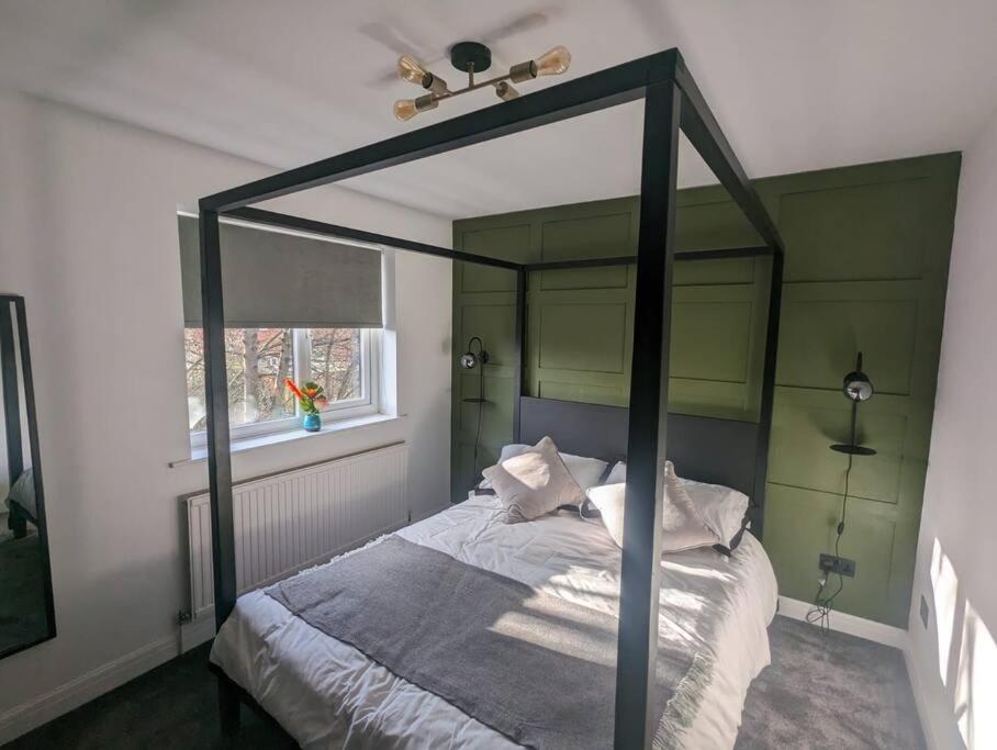 Cottage/boutique Style - Free Parking & Wi-fi Holiday home *