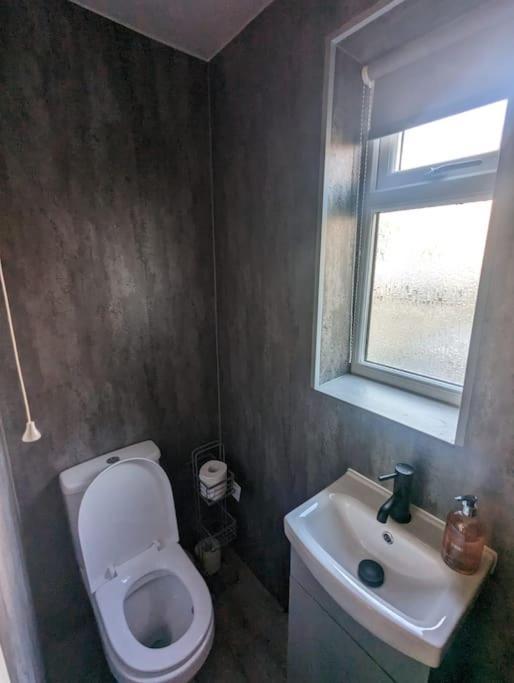 Cottage/boutique Style - Free Parking & Wi-fi